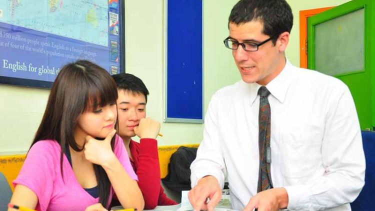 Where to study specialized English in Ho Chi Minh City?