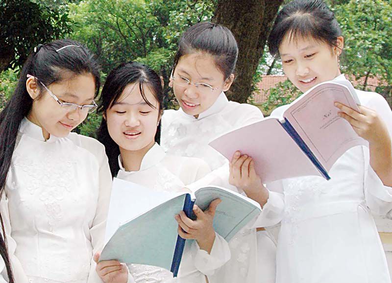 giáo viên dạy Ngữ văn bằng tiếng Anh - student