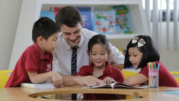How to find an integrated English teaching center?